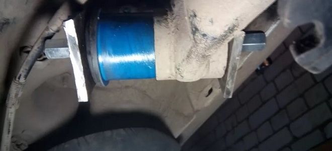 Замена сайлентблоков задней балки Рено Логан